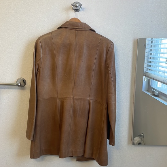 Heavy leather coat- fits like a medium - Picture 5 of 7